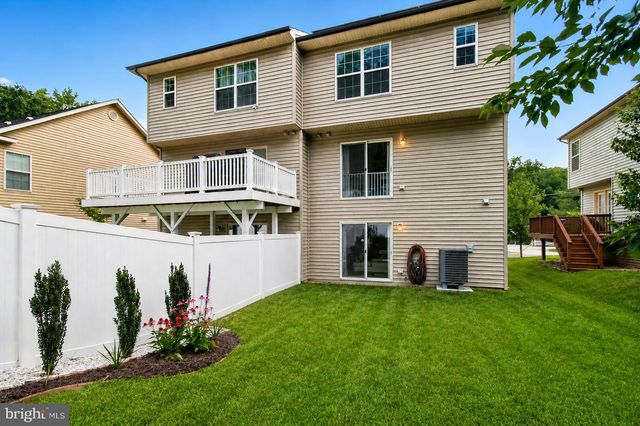 1052 OWENS RD, Oxon Hill, MD 20745