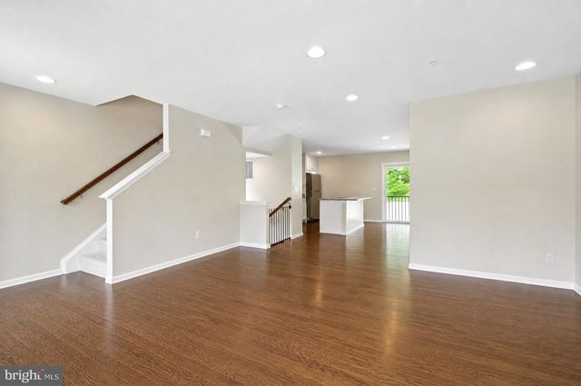 1052 OWENS RD, Oxon Hill, MD 20745