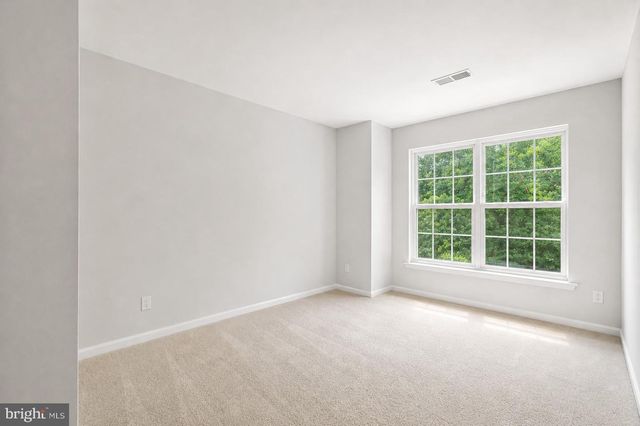 1052 OWENS RD, Oxon Hill, MD 20745