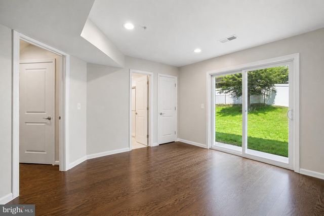 1052 OWENS RD, Oxon Hill, MD 20745