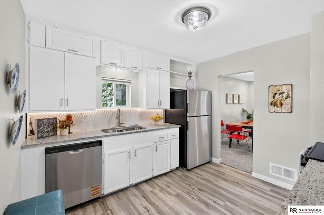 3730 Himebaugh Avenue, Omaha, NE 68111