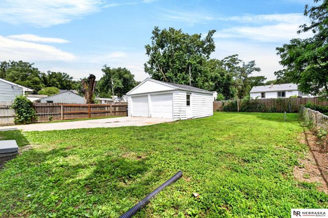 3730 Himebaugh Avenue, Omaha, NE 68111