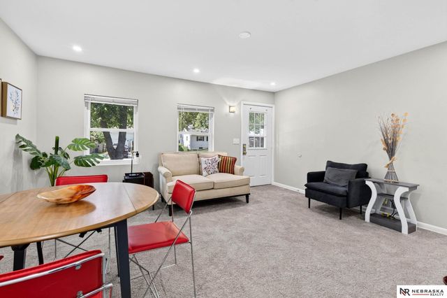 3730 Himebaugh Avenue, Omaha, NE 68111