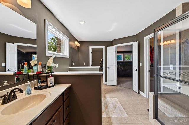 1529 Shaker Run Boulevard, Turtle Creek Twp, OH 45036