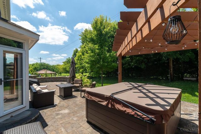 1529 Shaker Run Boulevard, Turtle Creek Twp, OH 45036
