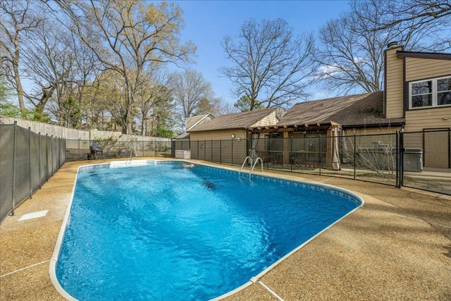 8255 HARDWOOD CV, Memphis, TN 38016