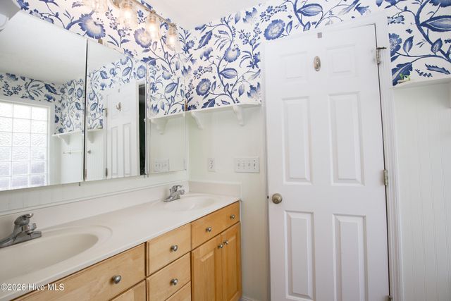 340 Queens Cove Way, Carthage, NC 28327