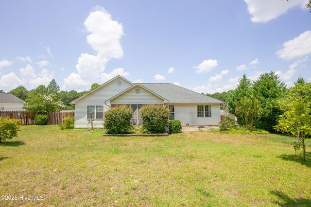 340 Queens Cove Way, Carthage, NC 28327