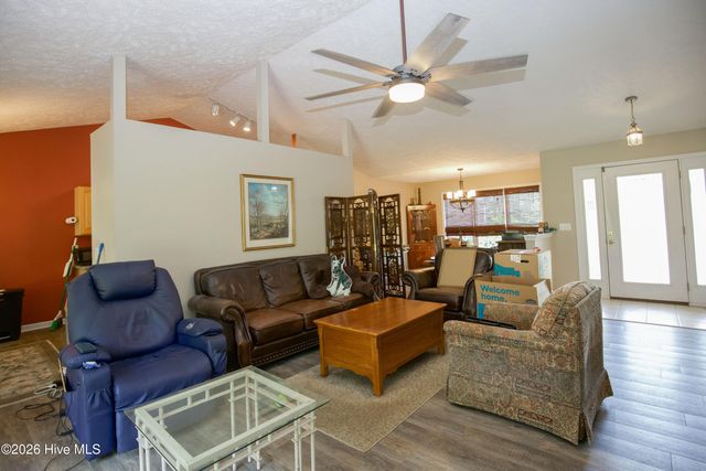 340 Queens Cove Way, Carthage, NC 28327
