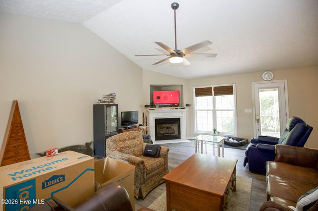 340 Queens Cove Way, Carthage, NC 28327