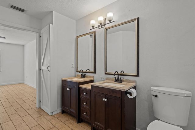 12828 KINGS LAKE DRIVE, Gibsonton, FL 33534