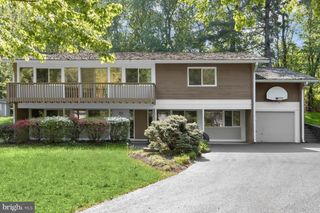 8210 STONE TRAIL DR, Bethesda, MD 20817