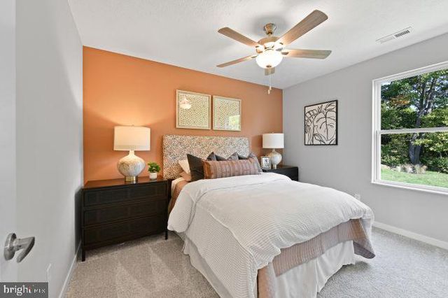 1 MONROE AVE, Ranson, WV 25438