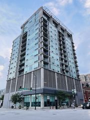 700 W Van Buren Street 1407, Chicago, IL 60607