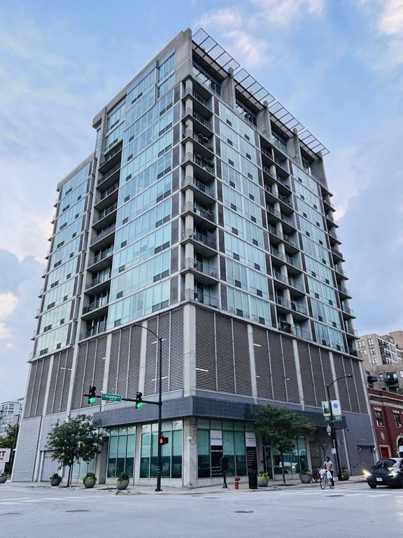 700 W Van Buren Street 1407, Chicago, IL 60607