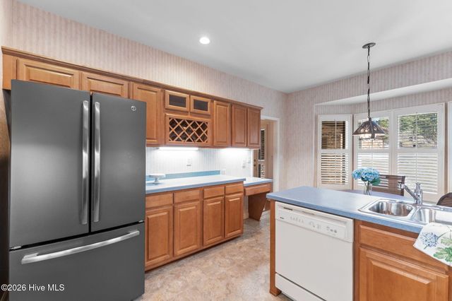 660 Redwood Drive, Southern Pines, NC 28387