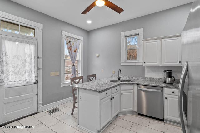 2124 Grinstead Dr, Louisville, KY 40204