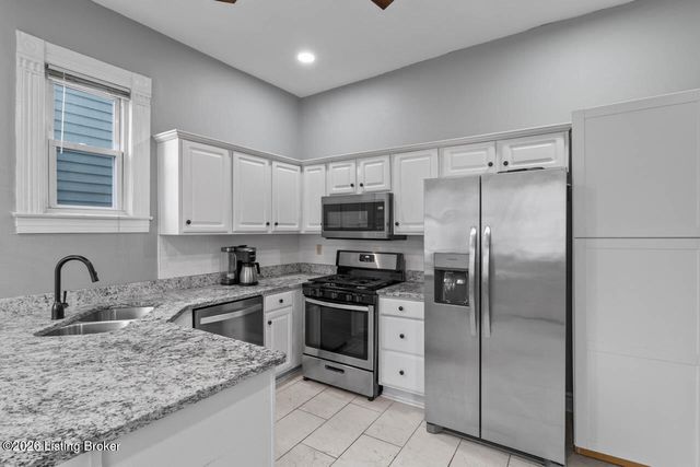 2124 Grinstead Dr, Louisville, KY 40204