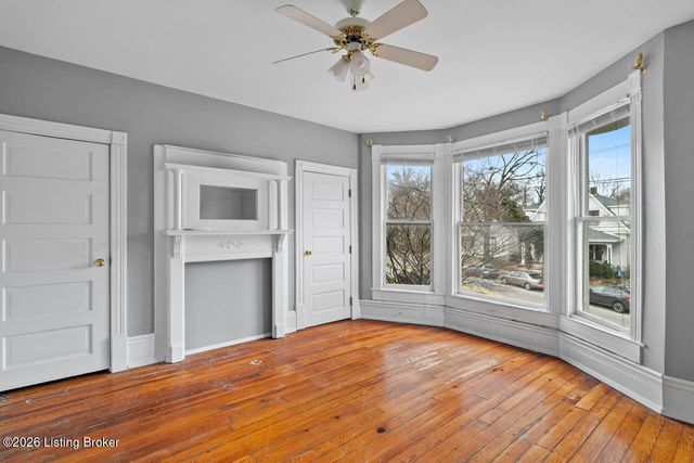 2124 Grinstead Dr, Louisville, KY 40204