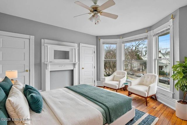 2124 Grinstead Dr, Louisville, KY 40204