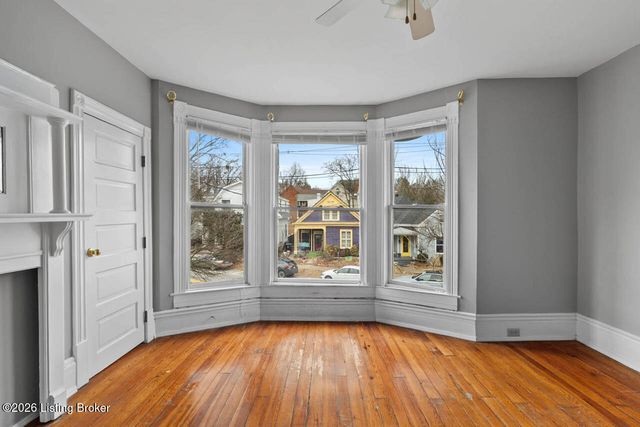 2124 Grinstead Dr, Louisville, KY 40204