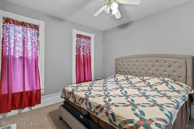 2124 Grinstead Dr, Louisville, KY 40204