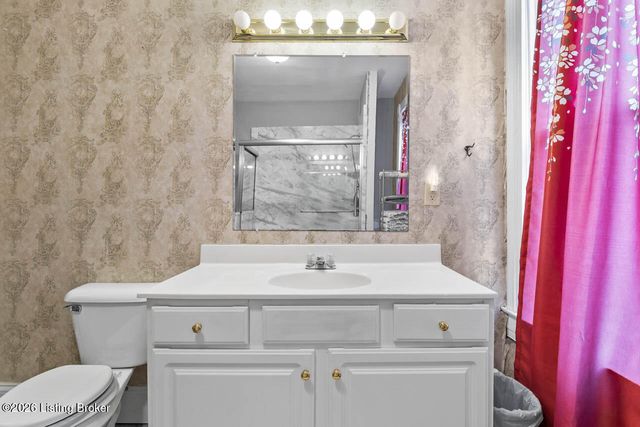 2124 Grinstead Dr, Louisville, KY 40204