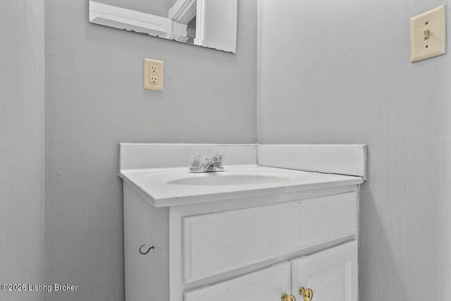 2124 Grinstead Dr, Louisville, KY 40204