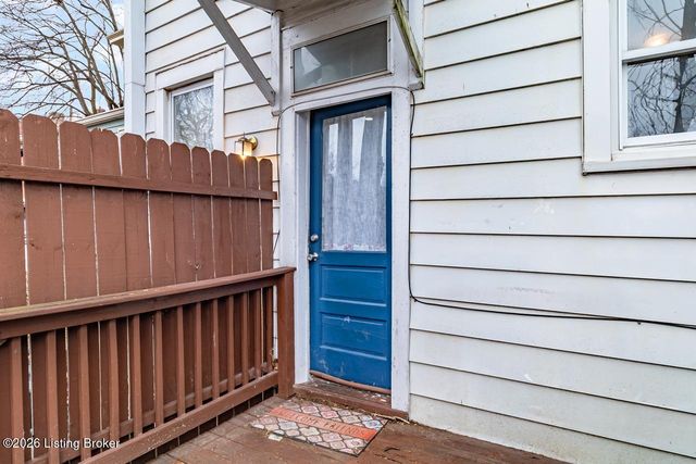 2124 Grinstead Dr, Louisville, KY 40204