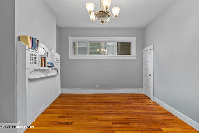 2124 Grinstead Dr, Louisville, KY 40204