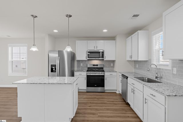 5004 Sunnycreek Drive, Boiling Springs, SC 29316