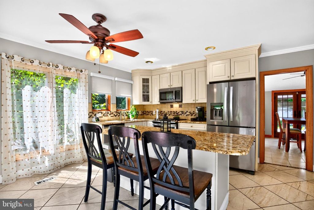 1016 CLEMENS CT, BENSALEM, PA 19020 — photo 3