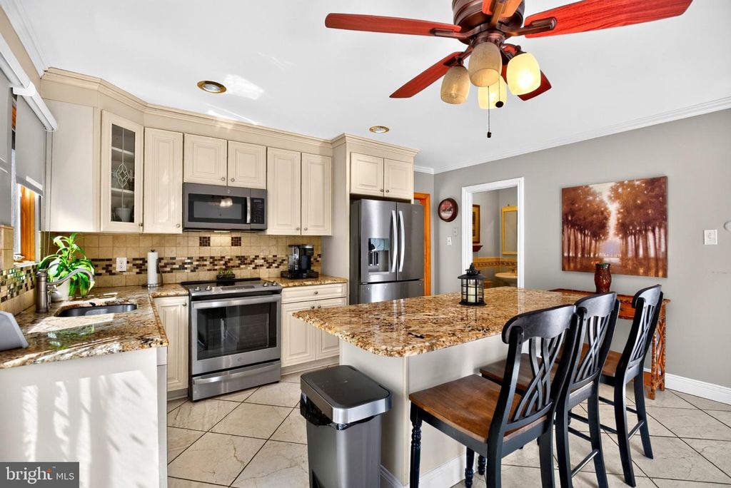 1016 CLEMENS CT, BENSALEM, PA 19020 — photo 4