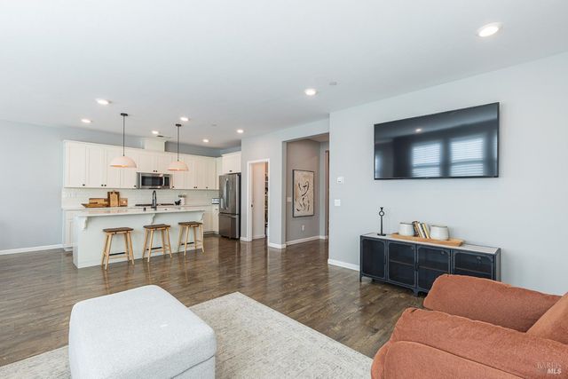 1617 Wildflower Way, Rohnert Park, CA 94928