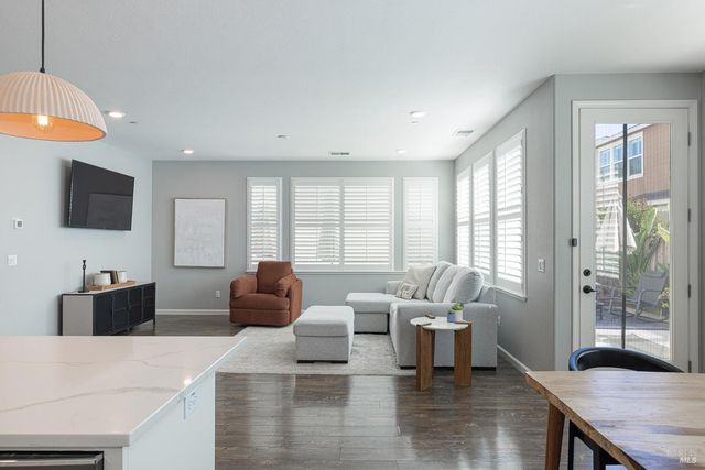 1617 Wildflower Way, Rohnert Park, CA 94928