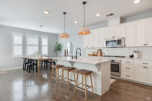 1617 Wildflower Way, Rohnert Park, CA 94928