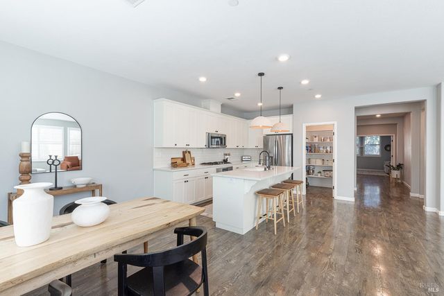 1617 Wildflower Way, Rohnert Park, CA 94928