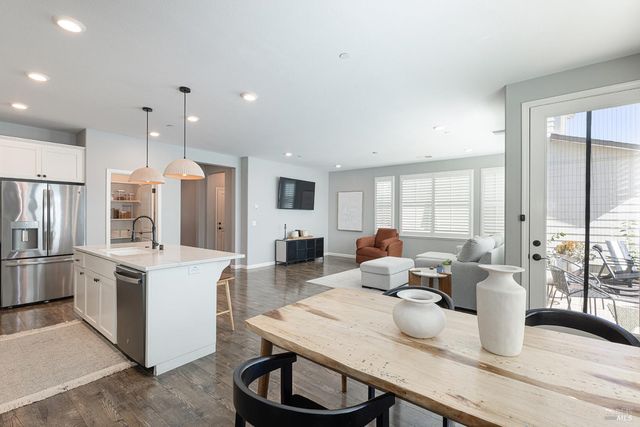 1617 Wildflower Way, Rohnert Park, CA 94928