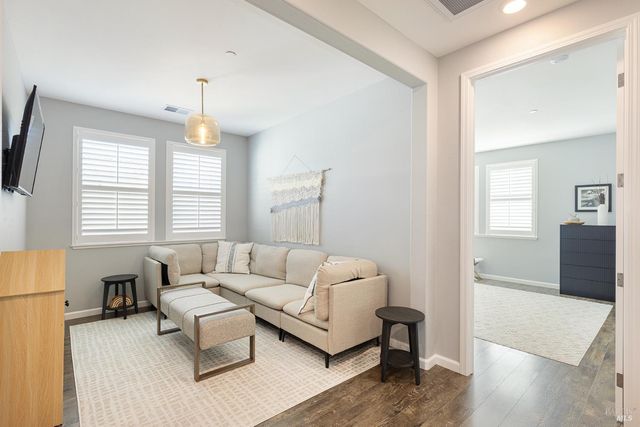 1617 Wildflower Way, Rohnert Park, CA 94928