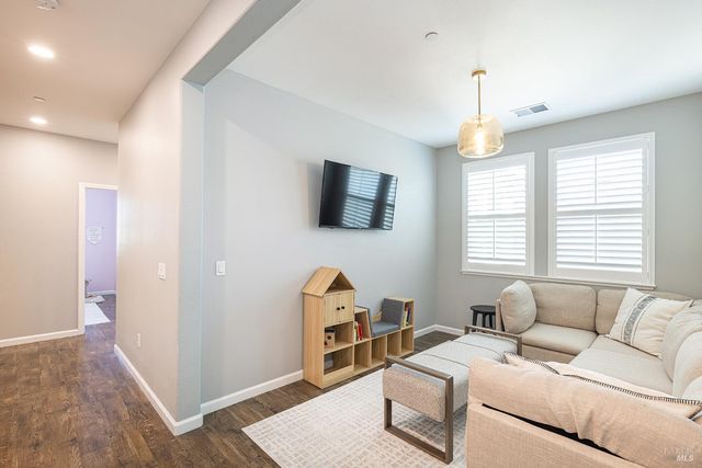 1617 Wildflower Way, Rohnert Park, CA 94928