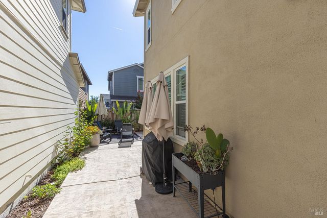 1617 Wildflower Way, Rohnert Park, CA 94928