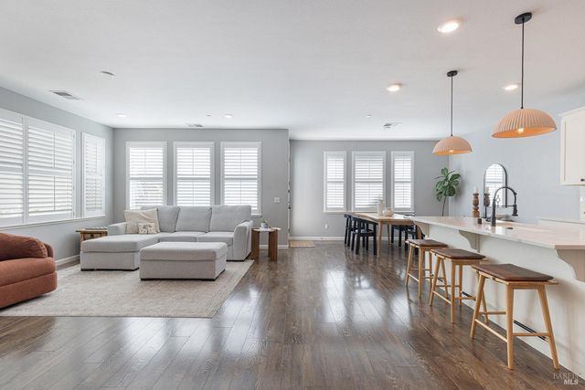 1617 Wildflower Way, Rohnert Park, CA 94928