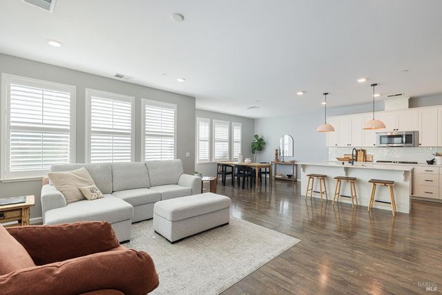 1617 Wildflower Way, Rohnert Park, CA 94928