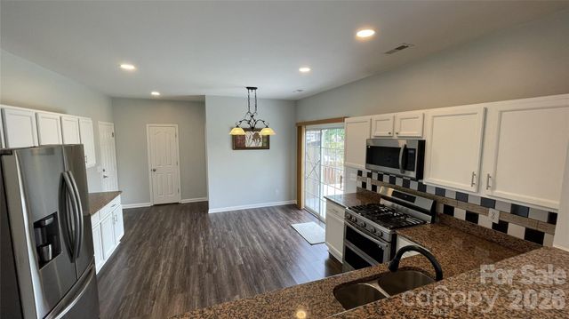 17425 Westmill Lane, Charlotte, NC 28277