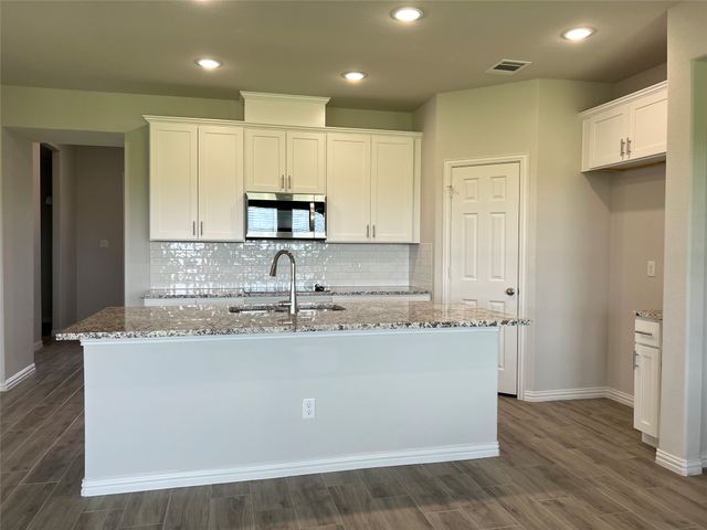 684 Avalon Drive, Waxahachie, TX 75165