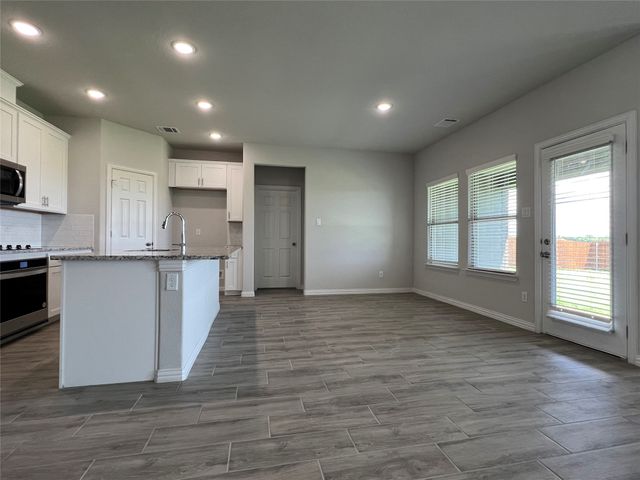 684 Avalon Drive, Waxahachie, TX 75165