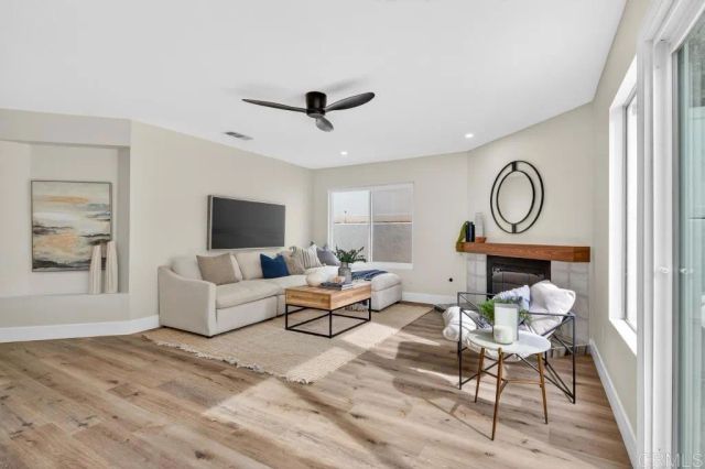 14305 El Vestido Street, San Diego, CA 92129