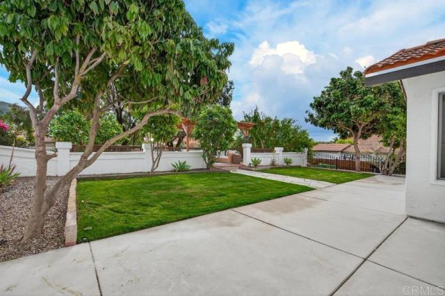 14305 El Vestido Street, San Diego, CA 92129