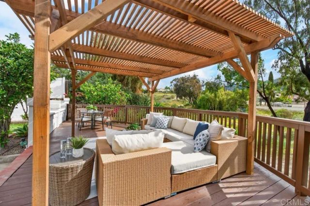 14305 El Vestido Street, San Diego, CA 92129