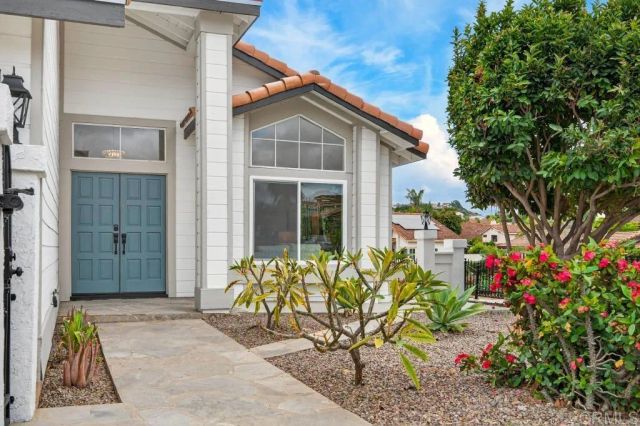 14305 El Vestido Street, San Diego, CA 92129